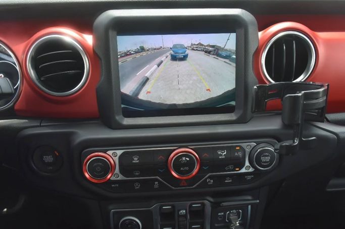 Used Jeep Wrangler IV (JL), 2.0 l, 2022 in Sharjah by Alfaris Used Cars, Green color. Other | AUTO.AE