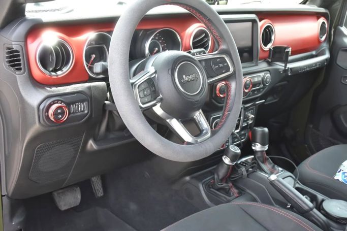 Used Jeep Wrangler IV (JL), 2.0 l, 2022 in Sharjah by Alfaris Used Cars, Green color. Other | AUTO.AE