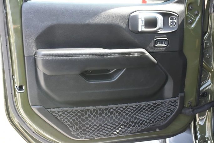 Used Jeep Wrangler IV (JL), 3.0 l, 2021 in Sharjah by Alfaris Used Cars, Green color. Other | AUTO.AE