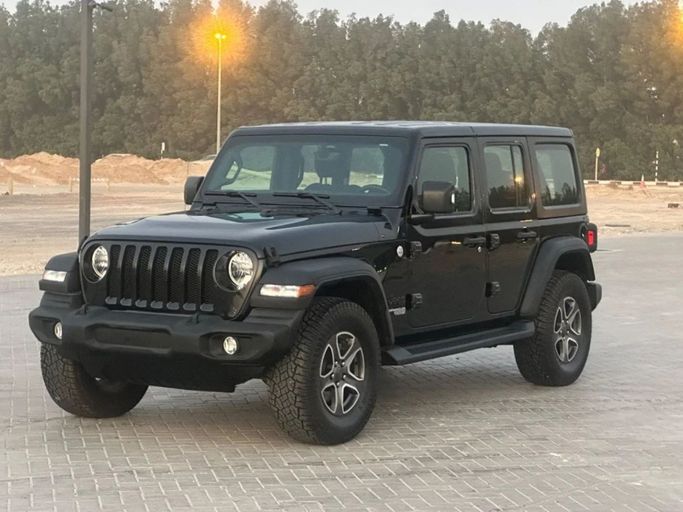 Подержанный Jeep Wrangler IV (JL), 3.6 л, 2021 в Шардже от Al Aayan Used Cars Черный цвет. GCC | AUTO.AE