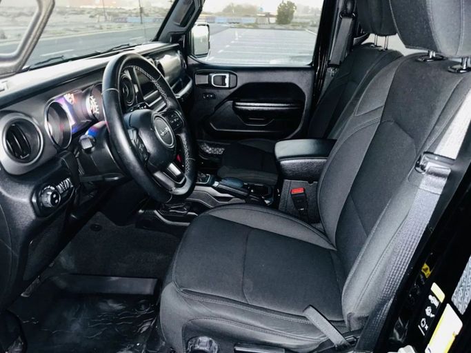 Подержанный Jeep Wrangler IV (JL), 3.6 л, 2021 в Шардже от Al Aayan Used Cars Черный цвет. GCC | AUTO.AE