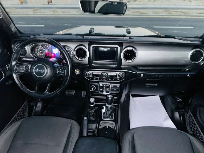 Подержанный Jeep Wrangler IV (JL), 3.6 л, 2021 в Шардже от Al Aayan Used Cars Черный цвет. GCC | AUTO.AE