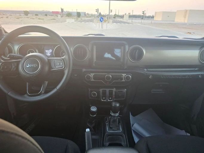 Подержанный Jeep Wrangler IV (JL), 3.6 л, 2021 в Шардже от Al Aayan Used Cars Черный цвет. GCC | AUTO.AE