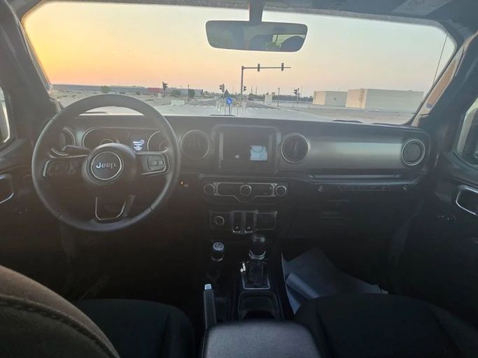 Подержанный Jeep Wrangler IV (JL), 3.6 л, 2021 в Шардже от Al Aayan Used Cars Черный цвет. GCC | AUTO.AE