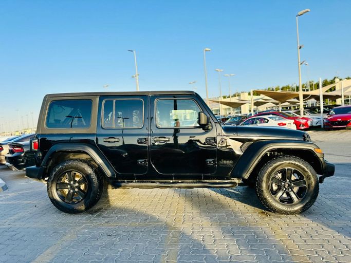 Подержанный Jeep Wrangler IV (JL), 3.6 л, 2021 в Шардже от Kandy Cars Черный цвет. Other | AUTO.AE