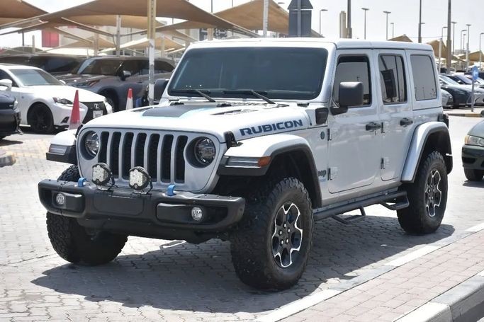 Подержанный Jeep Wrangler IV (JL), 3.6 л, 2022 в Шардже от Alfaris Used Cars Серебристый цвет. Other | AUTO.AE