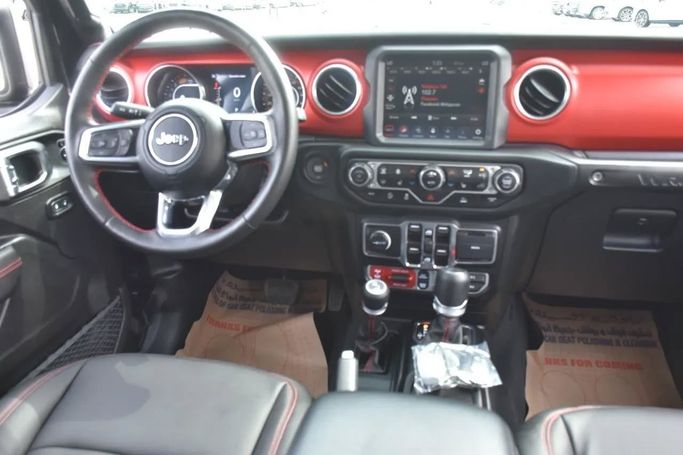 Подержанный Jeep Wrangler IV (JL), 2.0 л, 2023 в Шардже от Alfaris Used Cars Черный цвет. Other | AUTO.AE