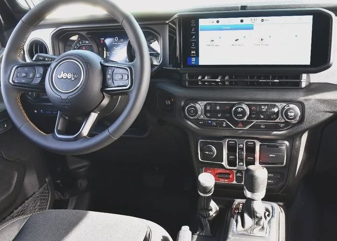 Новый Jeep Wrangler IV (JL) Рестайлинг, 2.0 л, 2024 в Шардже от Alfaris Used Cars Черный цвет. Other | AUTO.AE