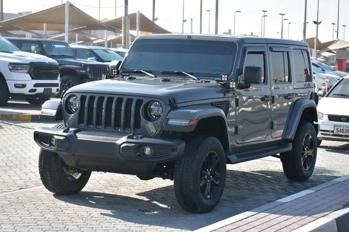 Подержанный Jeep Wrangler IV (JL), 2.0 л, 2020 в Шардже от Alfaris Used Cars Серый цвет. Other | AUTO.AE
