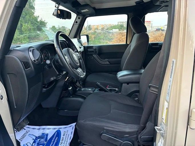 Used Jeep Wrangler IV (JL), 3.6 l, 2018 in Sharjah by Almasar Used Cars, Beige color. GCC Specs | AUTO.AE