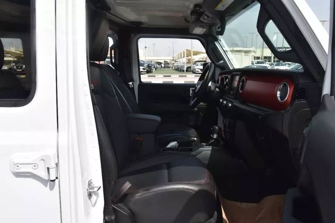 Used Jeep Wrangler IV (JL), 3.6 l, 2022 in Sharjah by Alfaris Used Cars, White color. Other | AUTO.AE