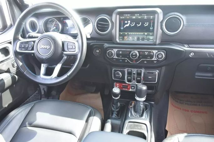 Used Jeep Wrangler IV (JL), 2.0 l, 2021 in Sharjah by Alfaris Used Cars, Grey color. Other | AUTO.AE