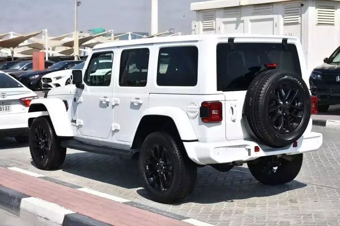 Used Jeep Wrangler IV (JL), 3.6 l, 2021 in Sharjah by Alfaris Used Cars, White color. Other | AUTO.AE