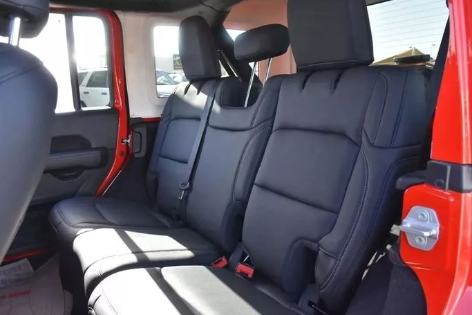 Used Jeep Wrangler IV (JL), 3.6 l, 2021 in Sharjah by Alfaris Used Cars, Red color. Other | AUTO.AE