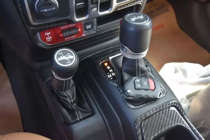 Used Jeep Wrangler IV (JL), 2.0 l, 2021 in Sharjah by Alfaris Used Cars, Red color. Other | AUTO.AE