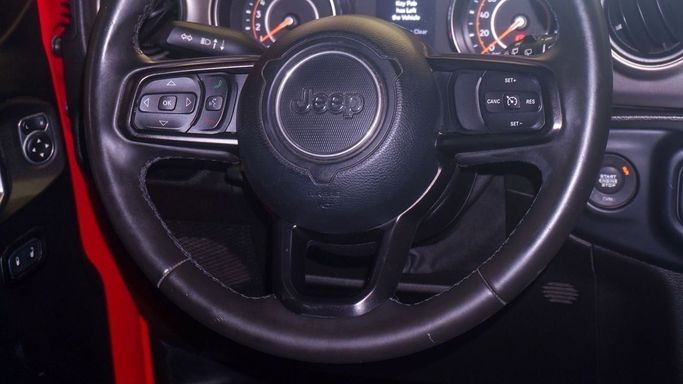 Подержанный Jeep Wrangler IV (JL), 3.6 л, 2019 в Шардже от Alsalama Motors Красный цвет. GCC | AUTO.AE