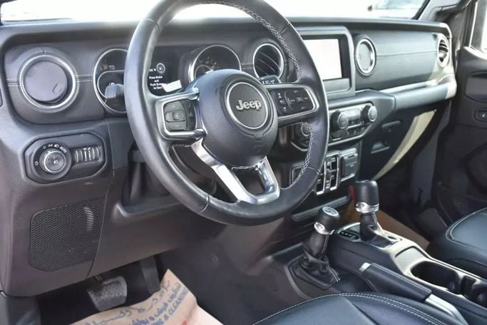 Used Jeep Wrangler IV (JL), 3.6 l, 2021 in Sharjah by Alfaris Used Cars, Grey color. Other | AUTO.AE
