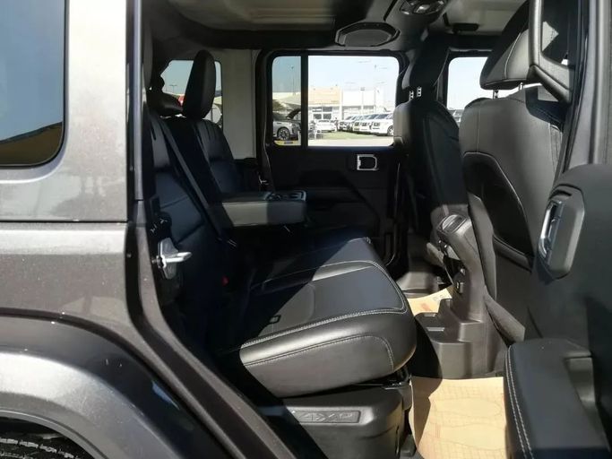Used Jeep Wrangler IV (JL), 2.0 l, 2021 in Sharjah by Alfaris Used Cars, Grey color. Other | AUTO.AE