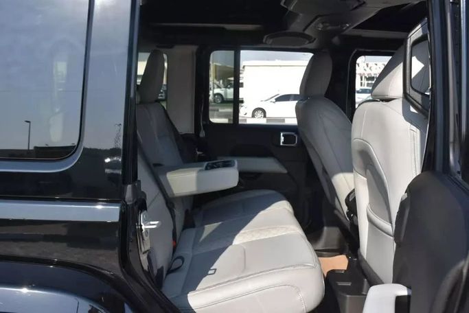 Used Jeep Wrangler IV (JL), 2.0 l, 2022 in Sharjah by Alfaris Used Cars, Black color. Other | AUTO.AE