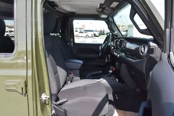 Used Jeep Wrangler IV (JL), 2.0 l, 2021 in Sharjah by Alfaris Used Cars, Green color. Other | AUTO.AE