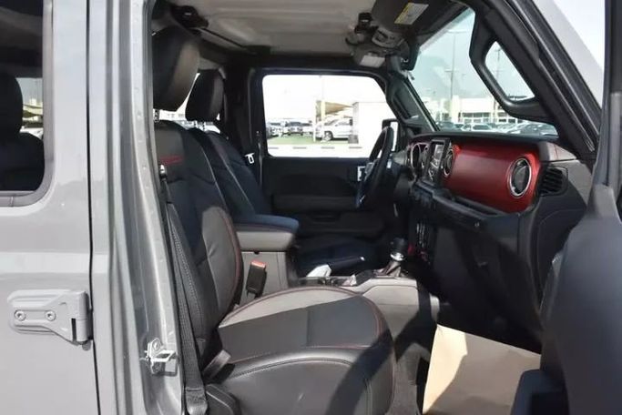 Used Jeep Wrangler IV (JL), 2.0 l, 2021 in Sharjah by Alfaris Used Cars, Grey color. Other | AUTO.AE