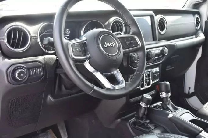 Used Jeep Wrangler IV (JL), 3.6 l, 2020 in Sharjah by Alfaris Used Cars, White color. Other | AUTO.AE