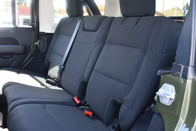 Used Jeep Wrangler IV (JL), 2.0 l, 2021 in Sharjah by Alfaris Used Cars, Green color. Other | AUTO.AE