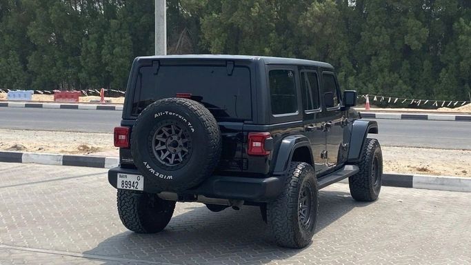 Подержанный Jeep Wrangler IV (JL), 2.0 л, 2021 в Шардже от Halla Cars Черный цвет. Американская | AUTO.AE
