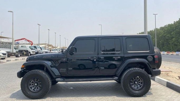 Подержанный Jeep Wrangler IV (JL), 2.0 л, 2021 в Шардже от Halla Cars Черный цвет. Американская | AUTO.AE