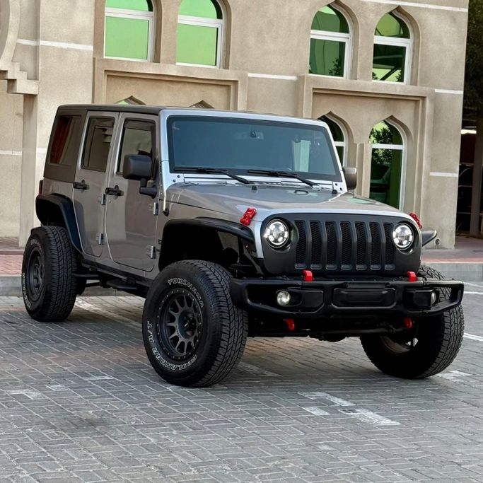 Подержанный Jeep Wrangler III (JK), 3.6 л, 2016 в Шардже от Sarmad Cars Серый цвет. Other | AUTO.AE