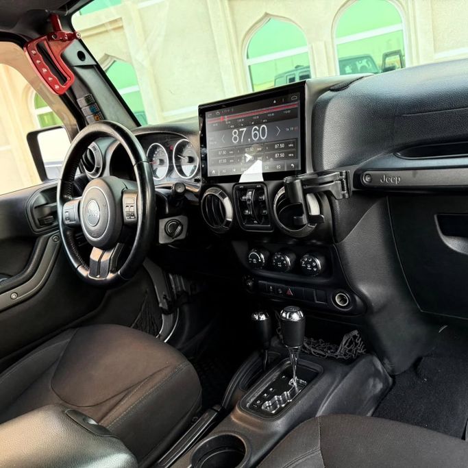 Подержанный Jeep Wrangler III (JK), 3.6 л, 2016 в Шардже от Sarmad Cars Серый цвет. Other | AUTO.AE