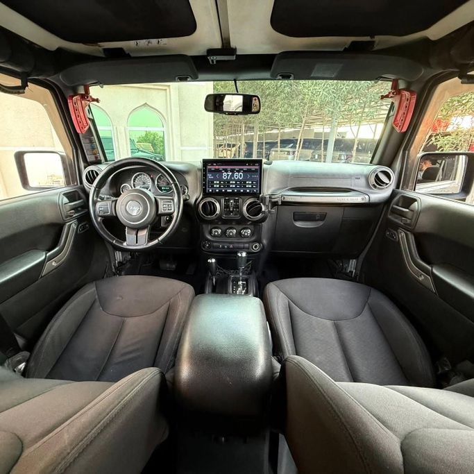 Подержанный Jeep Wrangler III (JK), 3.6 л, 2016 в Шардже от Sarmad Cars Серый цвет. Other | AUTO.AE