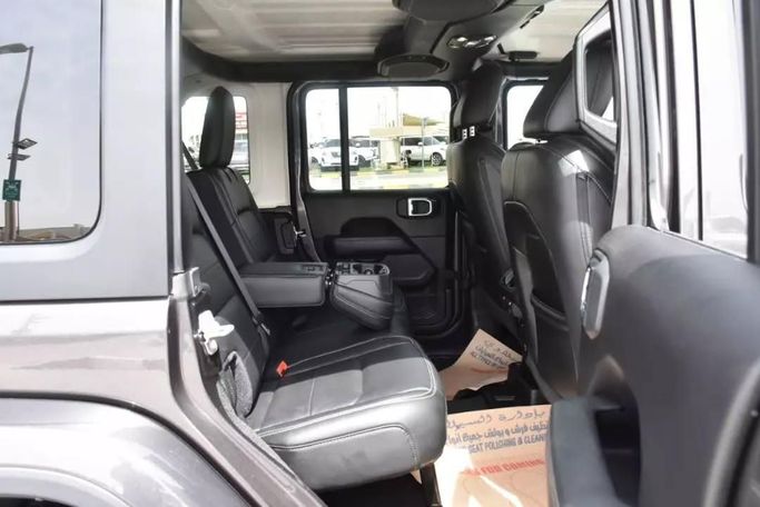 Used Jeep Wrangler IV (JL), 2.0 l, 2019 in Sharjah by Alfaris Used Cars, Grey color. Other | AUTO.AE