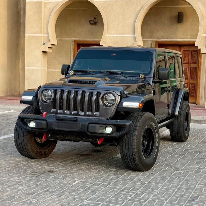 Подержанный Jeep Wrangler IV (JL), 3.6 л, 2020 в Шардже от Sarmad Cars Черный цвет. Other | AUTO.AE