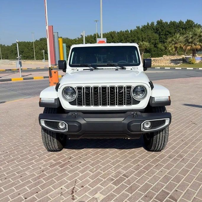 Used Jeep Wrangler IV (JL) Facelift, 3.6 l, 2025 in Sharjah by Golden Desert Used Car, White color. Other | AUTO.AE