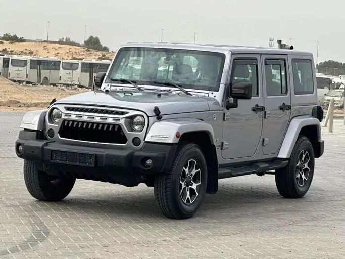Подержанный Jeep Wrangler III (JK), 3.6 л, 2016 в Шардже от Challenger Used Cars Серый цвет. Американская | AUTO.AE