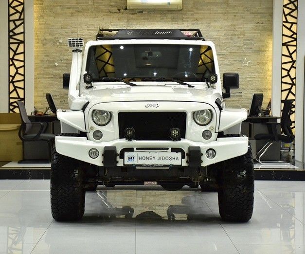 مستعملة Jeep Wrangler III (JK), 3.6 l, 2014 في في الشارقة من Honey Jidosha Used Cars Tr.، اللون أبيض. مواصفات الخليج | AUTO.AE | إعلان #253327