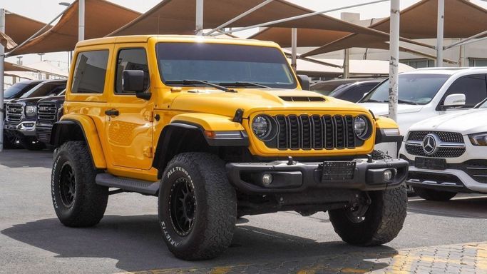 Подержанный Jeep Wrangler IV (JL), 3.6 л, 2020 в Шардже от Almalakyah Cars Желтый цвет. GCC | AUTO.AE | Объявление #267436