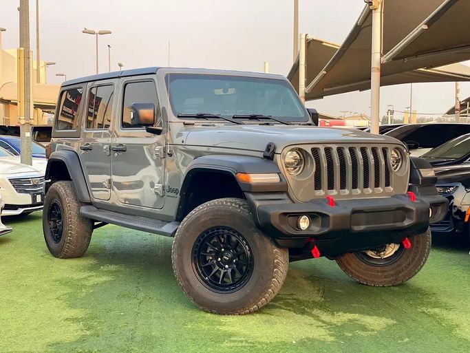 مستعملة Jeep Wrangler IV (JL)، 3.6 لتر، 2023 في الإمارات، الشارقة من Rebou Alfakhama، اللون رمادي. مواصفات الخليج | AUTO.AE | إعلان #295813
