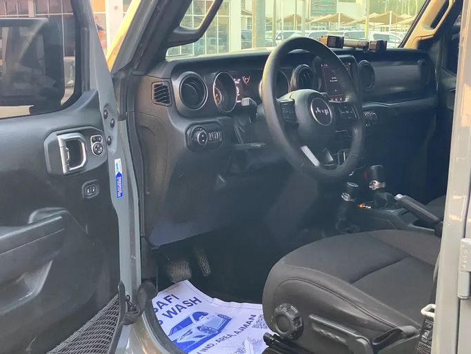 مستعملة Jeep Wrangler IV (JL)، 3.6 لتر، 2023 في الإمارات، الشارقة من Rebou Alfakhama، اللون رمادي. مواصفات الخليج | AUTO.AE | إعلان #295813 — صورة 9 من 15
