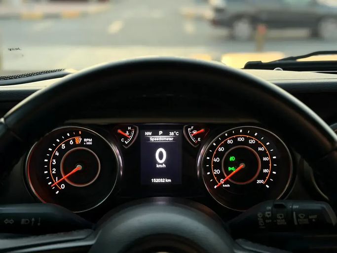Подержанный Jeep Wrangler IV (JL), 3.6 л, 2021 в ОАЭ, Шарджа от Rebou Alfakhama Серый цвет. GCC | AUTO.AE | Объявление #295815 — фото 14 из 14
