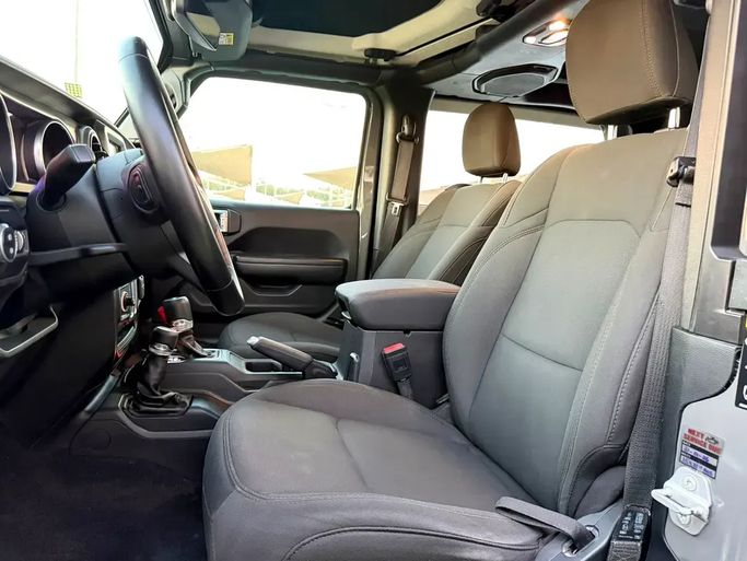 Подержанный Jeep Wrangler IV (JL), 3.6 л, 2021 в ОАЭ, Шарджа от Rebou Alfakhama Серый цвет. GCC | AUTO.AE | Объявление #295815 — фото 9 из 14