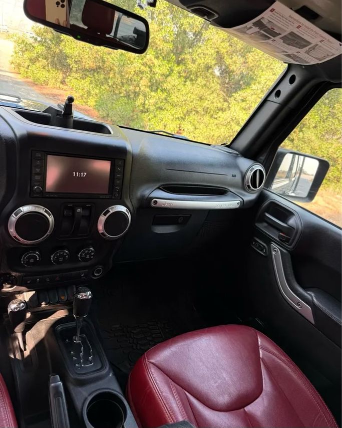 مستعملة Jeep Wrangler III (JK)، 3.6 لتر، 2016 في الإمارات، الشارقة من Najm Al Shimal Used Cars trd.، اللون رمادي. مواصفات الخليج | AUTO.AE | إعلان #295912 — صورة 10 من 12