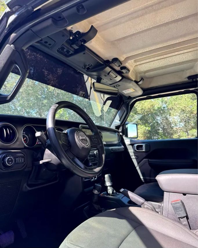 مستعملة Jeep Wrangler IV (JL)، 3.6 لتر، 2020 في الإمارات، الشارقة من Najm Al Shimal Used Cars trd.، اللون رمادي. مواصفات الخليج | AUTO.AE | إعلان #296000 — صورة 11 من 14