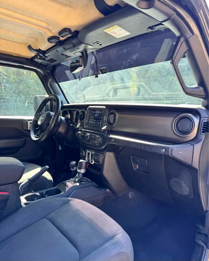مستعملة Jeep Wrangler IV (JL)، 3.6 لتر، 2020 في الإمارات، الشارقة من Najm Al Shimal Used Cars trd.، اللون رمادي. مواصفات الخليج | AUTO.AE | إعلان #296000 — صورة 14 من 14