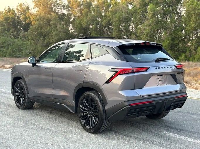 Used Jetour Dashing I, 1.5 l, 2024 in Sharjah by Almasar Used Cars, Grey color. GCC Specs | AUTO.AE