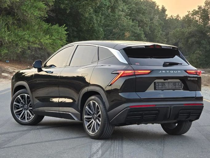 Подержанный Jetour Dashing I, 1.6 л, 2024 в Шардже от Al Jana Used Cars Черный цвет. Китайская | AUTO.AE