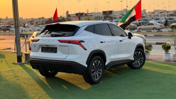 جديدة Jetour Dashing أنا شد الوجه, 1.5 l, 2026 في في الشارقة من Badar Used Cars، اللون أبيض. مواصفات الخليج | AUTO.AE