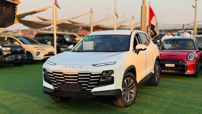 Новый Jetour Dashing I Рестайлинг, 1.5 л, 2026 в Шардже от Badar Used Cars Белый цвет.  | AUTO.AE
