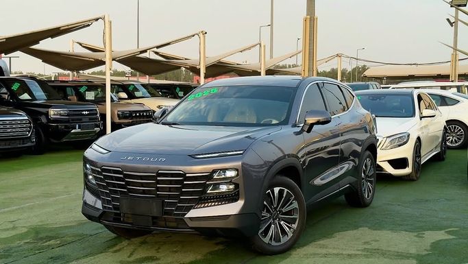 Подержанный Jetour Dashing I, 1.6 л, 2025 в Шардже от Badar Used Cars Серебристый цвет.  | AUTO.AE